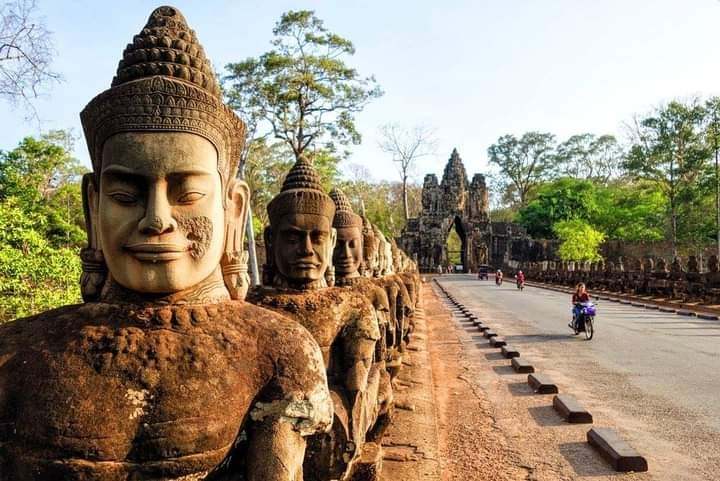 Discovering the Naga Bridge: Siem Reap’s Spiritual and Architectural Gem